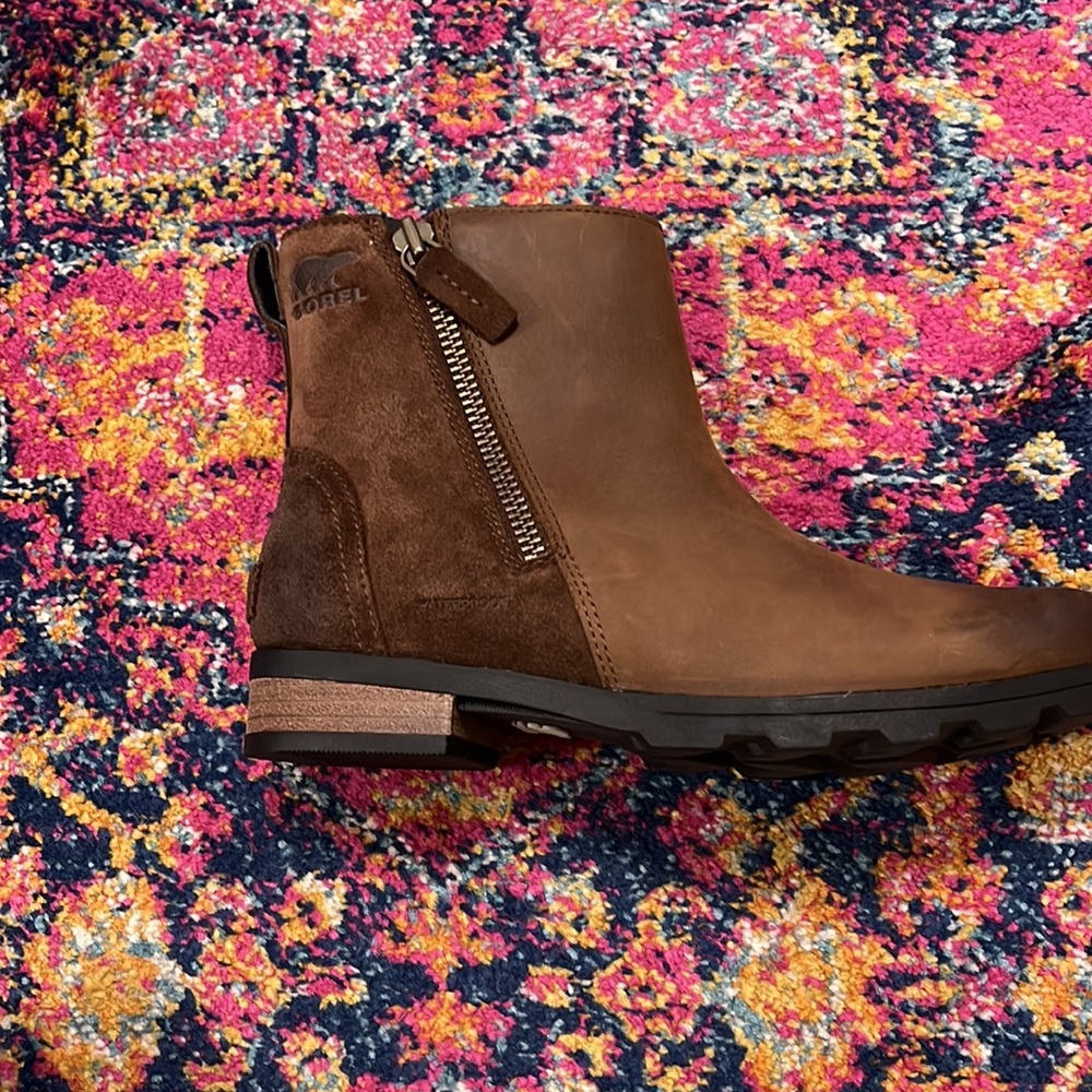 Sorel boots - Picture 3 of 6